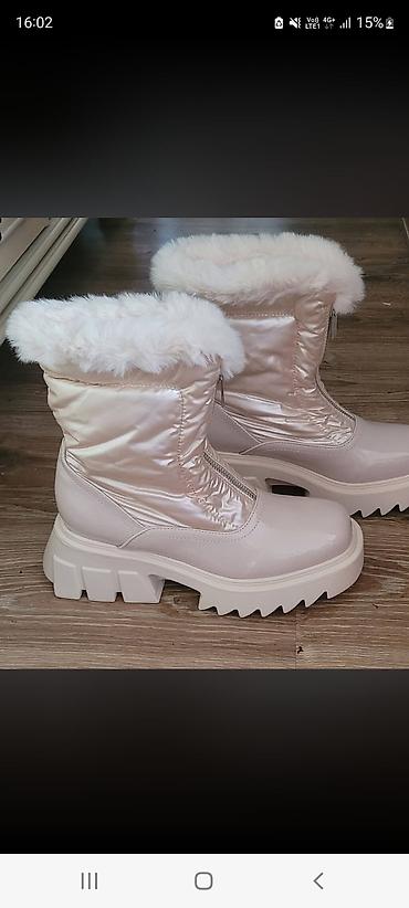 Nove vel 39
