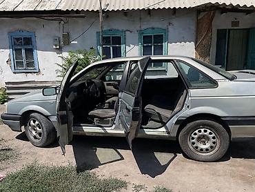 210 4.3: Volkswagen Passat: 1992 г., Седан — 7