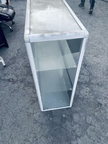 шкаф витринный: Забирайте за 5000 2шт Стеклянные торговые витрины/прилавки. - Корпус