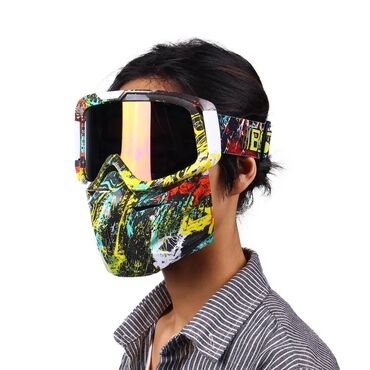 защитные очки: Полнолицевая защитная маска, выполненная в виде черепа. Маска