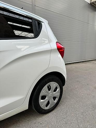 Chevrolet: Chevrolet Spark: 2017 г., 1 л, Механика, Бензин, Хэтчбэк — 8