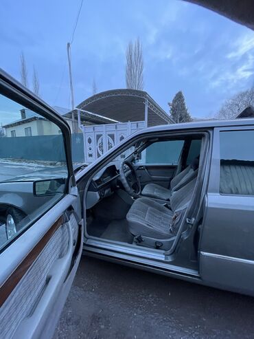 Mercedes-Benz: Mercedes-Benz 220: 1990 г., 2.3 л, Механика, Бензин, Седан — 9