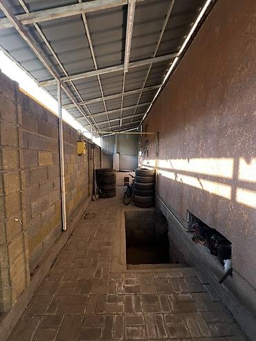 Sale of cottages and houses: Продаётся частный дом с просторным двором и навесом. - Участок — 6