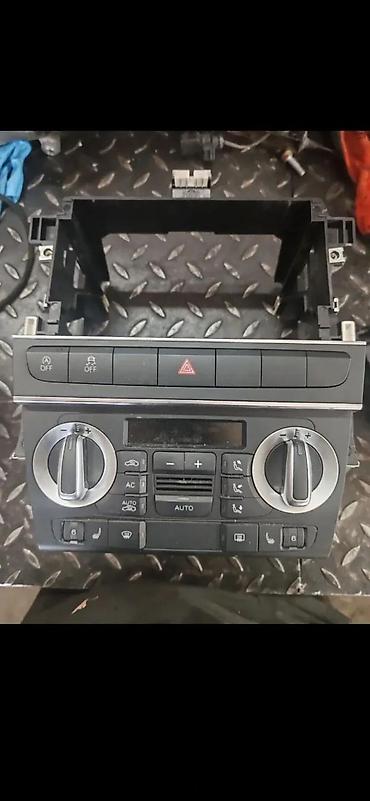 punjac akumulatora: AUDI A3 8P DIN2 BLENDA ZA NAVIGACIJU | Audi vw delovi zemun — 2