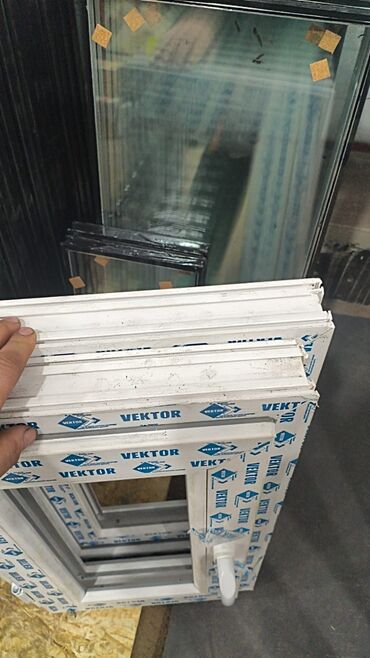 Пластиковые окна на заказ: Пластиковое окно на заказ, Тип окна: Стандартные, Декоративные особенности: Другие особенности, Бесплатная установка, Без рассрочки — 7