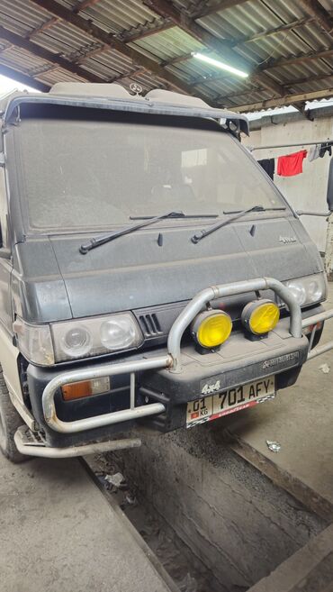 Mitsubishi: Mitsubishi Delica: 1993 г., 2.5 л, Механика, Дизель, Минивэн