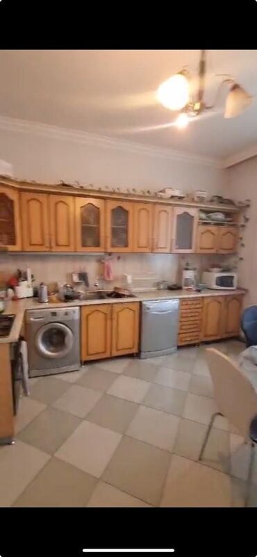 ikinci əl kuxna mebeləri: İkinci əl mətbəx mebeli BEKO markalı aspirator və qaz plitəsi üstündə