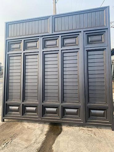 Откатные ворота: Металлические ворота с декоративной отделкой. Подходят для установки — 16