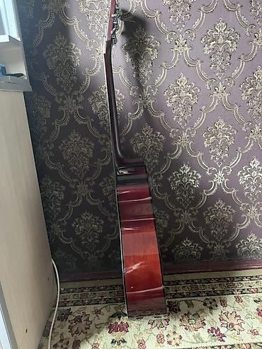 Гитары: Акустическая гитара Yamaha FS (модель на наклейке: FSX/FS-тип, на фото — 2