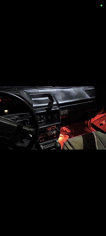 салон машины: Audi 100: 1983 г., Механика, Седан — 3