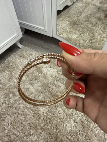 женские кружевные бюстгальтеры: Qadın qolbağı – elastik, spiral dizayn - Rəng: qızılı - Forma: ikiqat