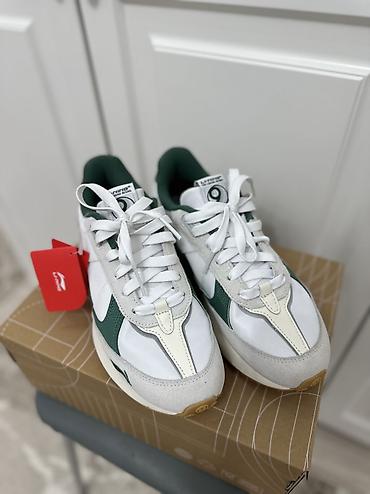 Кроссовки и спортивная обувь: Срочно 🚨 продается Кроссовка Li-Ning Новое 🆕 Оригинал 💯 %✅ Размер — 9