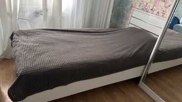 tek çarpayi: Односпальная кровать, Без подьемного механизма