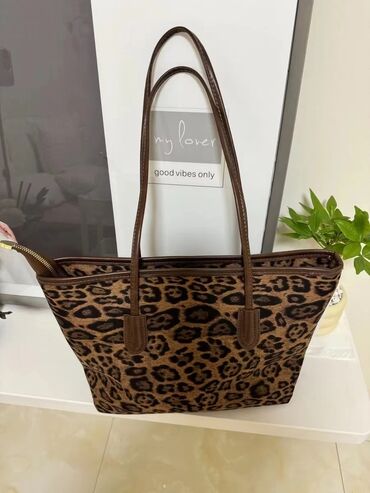 Классические сумки: Классическая сумка, Корея, Материал: Бархат, Застежка на молнии, Моющийся материал, Оригинал, Женские, Новый at lalafo.kg — 4 Классические сумки: Классическая сумка, Корея, Материал: Бархат, Застежка на молнии, Моющийся материал, Оригинал, Женские, Новый — 4