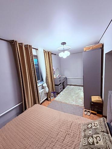 Продажа коттеджей и домов: Продаётся дом с помещениями и хозяйственными постройками. Планировка — 13