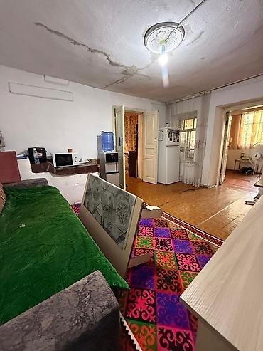 Продажа коттеджей и домов: Продается пол дома Район: Ул.Осмонкула / Токтогула Количество комнат:3 — 6