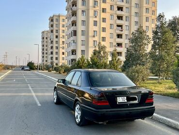 Mercedes-Benz: Mercedes-Benz C-Class: 1.8 l | 1995 il Sedan — 5