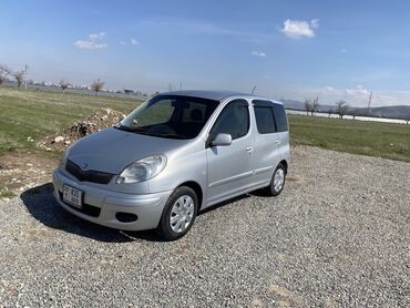 машина 7 мест: Toyota Funcargo: 2003 г., 1.3 л, Автомат, Бензин, Минивэн