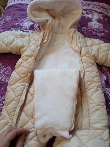 детская куртка для девочки: Зимний комбинезон подойдёт до 1,5 года полностью шикарный и новый