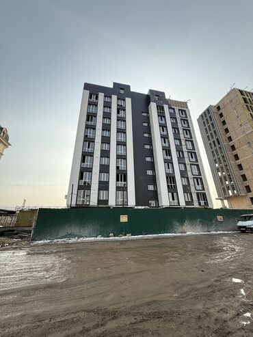 куплю 4 х комнатную квартиру в бишкеке: 4 комнаты, 133 м², Элитка, 4 этаж, ПСО (под самоотделку)