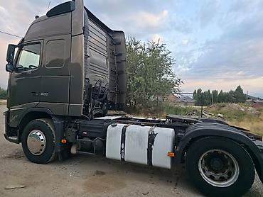 Volvo: Тягач, Volvo, 2012 г., Тентованный — 4