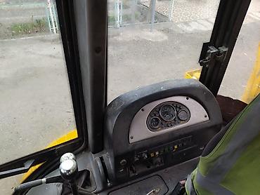mtz 82 4x4: MST ekskavator-yükləyici (backhoe loader) - Marka/model: MST M5 — 4