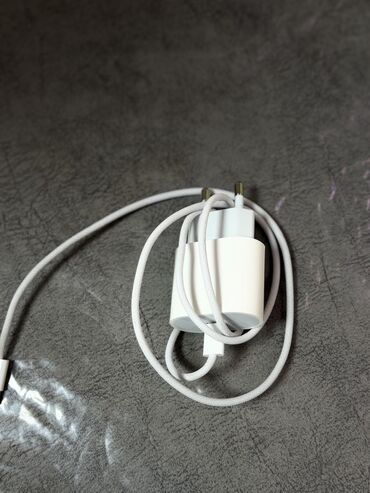 Apple iPhone: IPhone 16 Pro, Б/у, 256 ГБ, Black Titanium, Зарядное устройство, Чехол, Защитное стекло, 88 % — 12