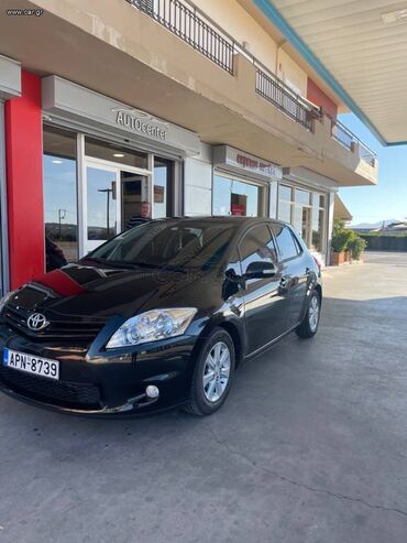 Toyota: Toyota Auris: 1.4 l. | 2011 έ. Χάτσμπακ — 3