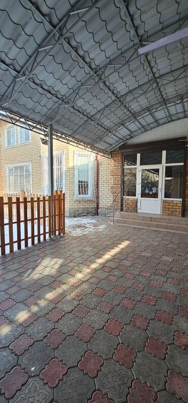 благоустроенный дом: Дом, 220 м², 7 комнат, Собственник, Евроремонт