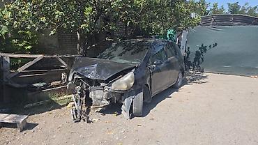дымит двигатель: Honda Fit: 2003 г., 1.3 л, Вариатор, Бензин, Хэтчбэк — 1