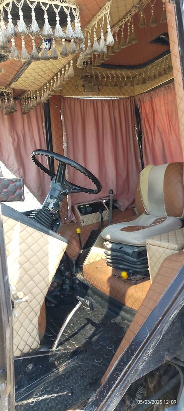 Traktorlar: Belarus traktor – mavi/qara gövdə, ön və arxa iri aqrar təkərlər — 6