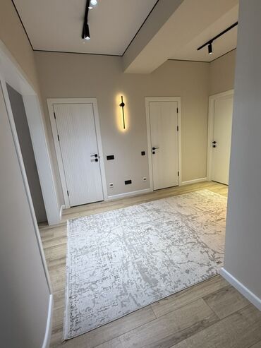 долгосрочная аренда квартир гостиничного типа: 3 бөлмө, Менчик ээси, Толугу менен эмереги бар