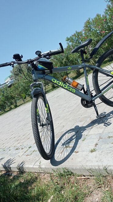yığılma velosiped: Yeni Dağ velosipedi Adidas, 29", sürətlərin sayı: 22, Ünvandan götürmə, Ödənişli çatdırılma