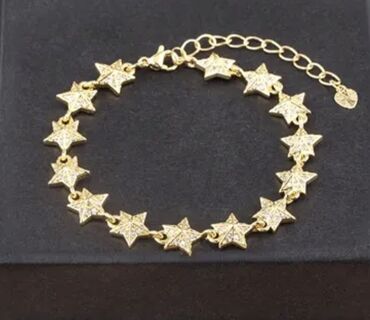 Seplər: 18K qızıl suyuna çəkilmiş və polad bijuteriyalar.Maqazin bağlandığı — 5