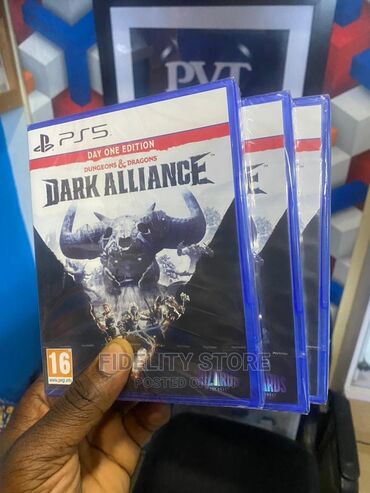 Oyun diskləri və kartricləri: PlayStation 5 dark alliance.
Tam bağlı upokovkada orginal