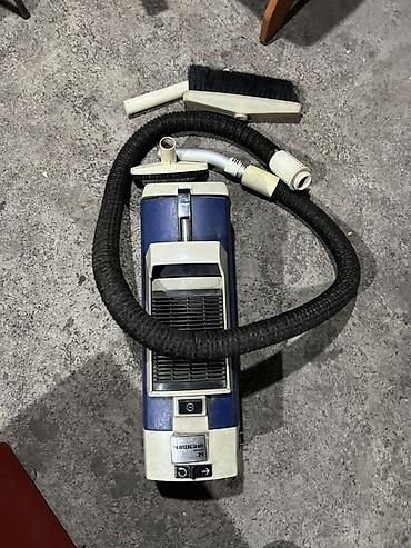 Наборы посуды: Набор посуды из стекла и фарфора. Советский пылесос, тазик, два ведра — 10