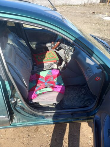 Toyota: Toyota Avensis: 2000 г., Седан — 5