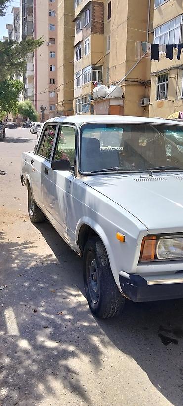 VAZ (LADA): LADA 2107 sedan Xüsusiyyətlər: - Kuzov: sedan, klassik LADA 2107 — 11