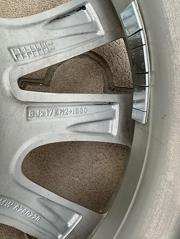 Транспорт: Комплект из 4 оригинальных литых дисков BMW. Подходит на многие модели — 5