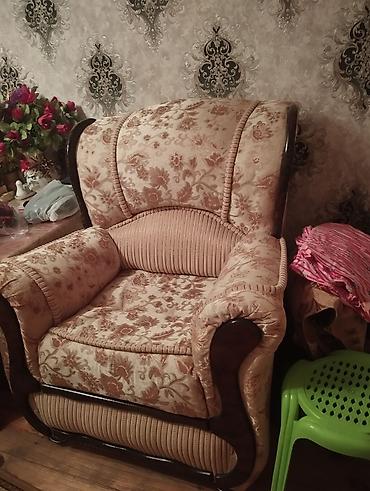 barber kreslosu: İşlənmiş, Divan-kravat, Divan, Açılan — 4