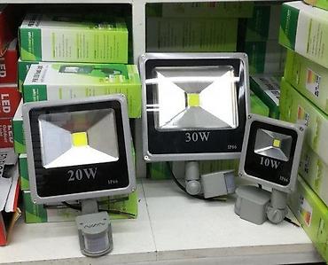 Rasveta: LeD lampe sijalice trake reflektori 0,08-2,4-500m 1-5000w. Broj ID — 6