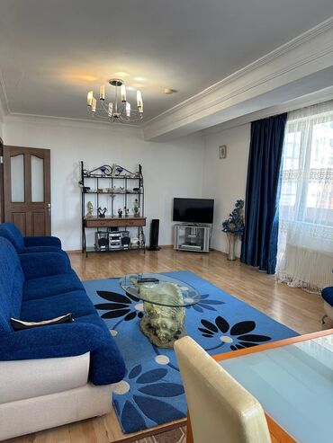 Uzunmüddətli kirayə mənzillər: Bu kirayə mənzil rahat yaşayış üçün uyğun geniş bir otaq təklif edir — 2