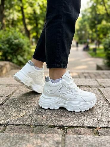 solo shoes: Ağ rəngli qalın dabanlı krossovkalar - Stil: chunky/platform dizayn — 1