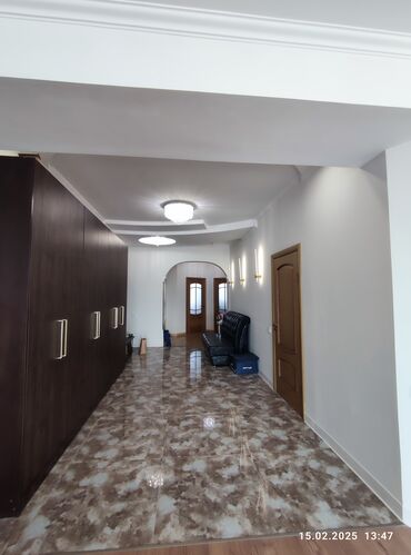 Долгосрочная аренда квартир: 3 комнаты, Риэлтор, Без подселения, С мебелью полностью — 12