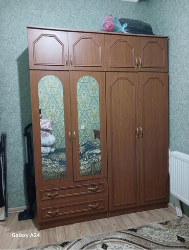 islenmis paltar dolablari: Гардеробный шкаф, Б/у, 4 двери, Распашной, Прямой шкаф, Беларусь