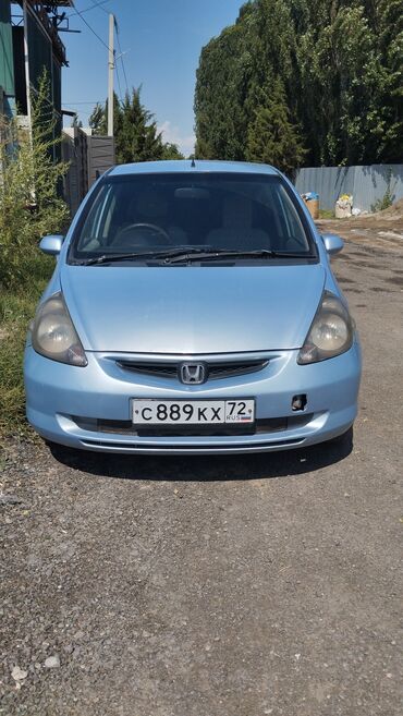 купить машину в бишкеке в рассрочку: Honda Fit: 2002 г., 1.3 л, Автомат, Бензин, Хэтчбэк