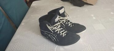 Кроссовки и спортивная обувь: Борцовки ASICS - Модель: высокие борцовки (wrestling shoes) с