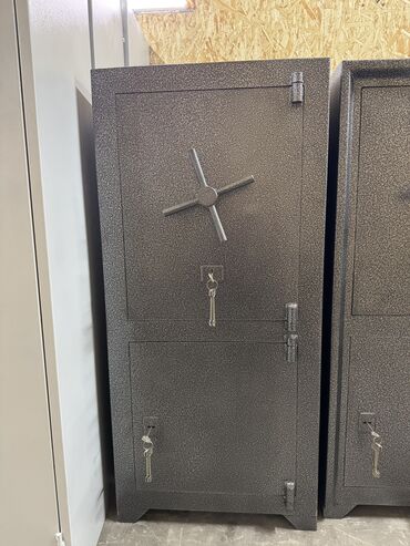 Сейфы для денег и документов: Железный сейф Размер 1300х600х500 Толщина листа 2 мм Полимерная — 1