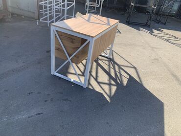 Письменные столы: Письменный стол — 57