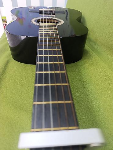 gitara klasik: Klassik akustik gitara – qara rəng - Korpus: tam ölçülü klassik — 7